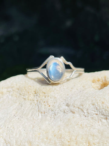 Sri Lankan Topaz .925 Silver Ring - Kalumail Design