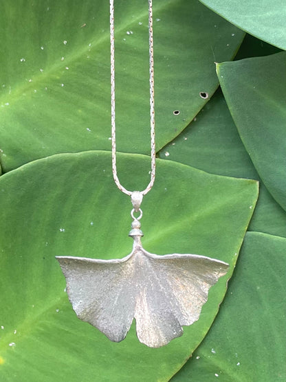 Vintage 1970’s Gold Brushed Silver Gingko Leaf Necklace