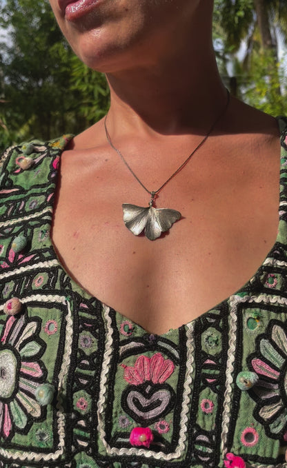 Vintage 1970’s Gold Brushed Silver Gingko Leaf Necklace